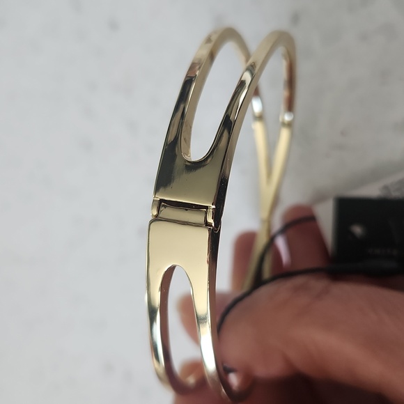 Gold Tone Bangle‎ Bracelet Criss Cross Red Rhinestone White House Black Market - Picture 4 of 5